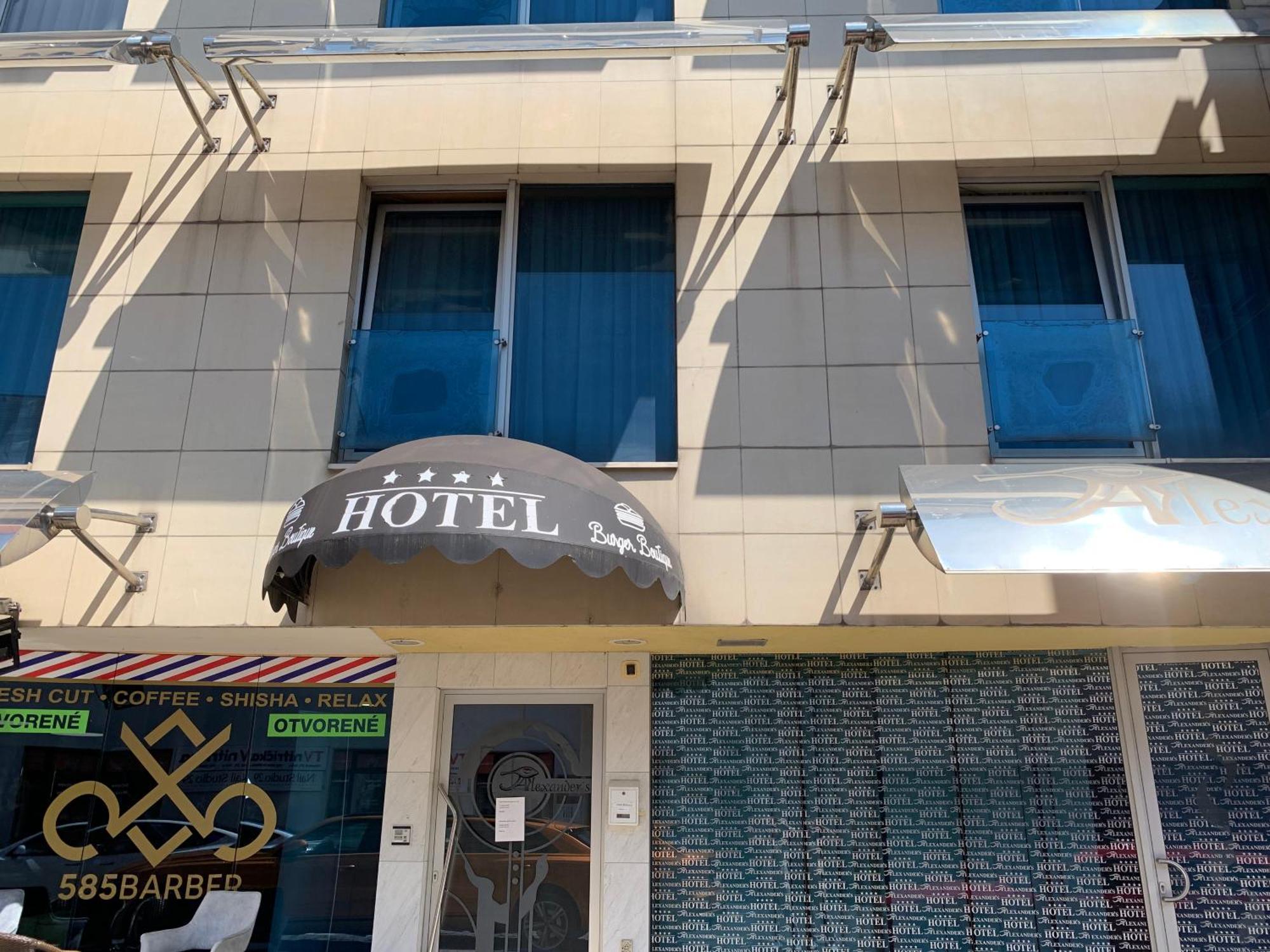 Hotel Alexander'S Нитра Экстерьер фото